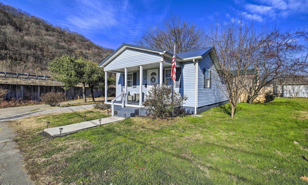 Tad House | Pet-Friendly Charleston Home w/Fenced Yard!