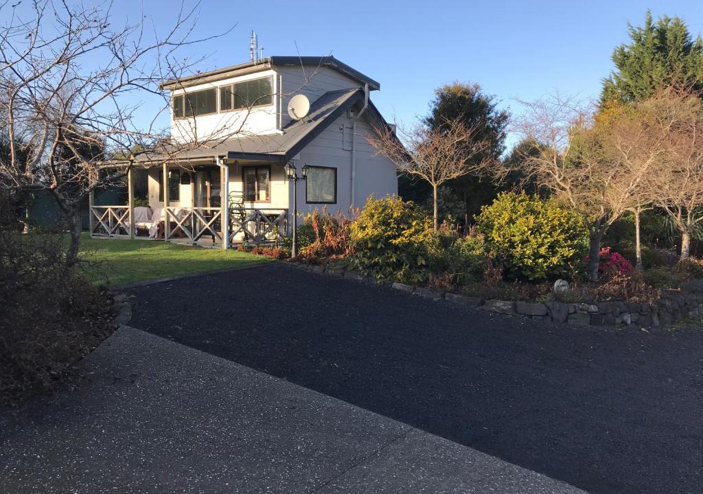 Dunedin Apartment | Pet Friendly Country Cottage