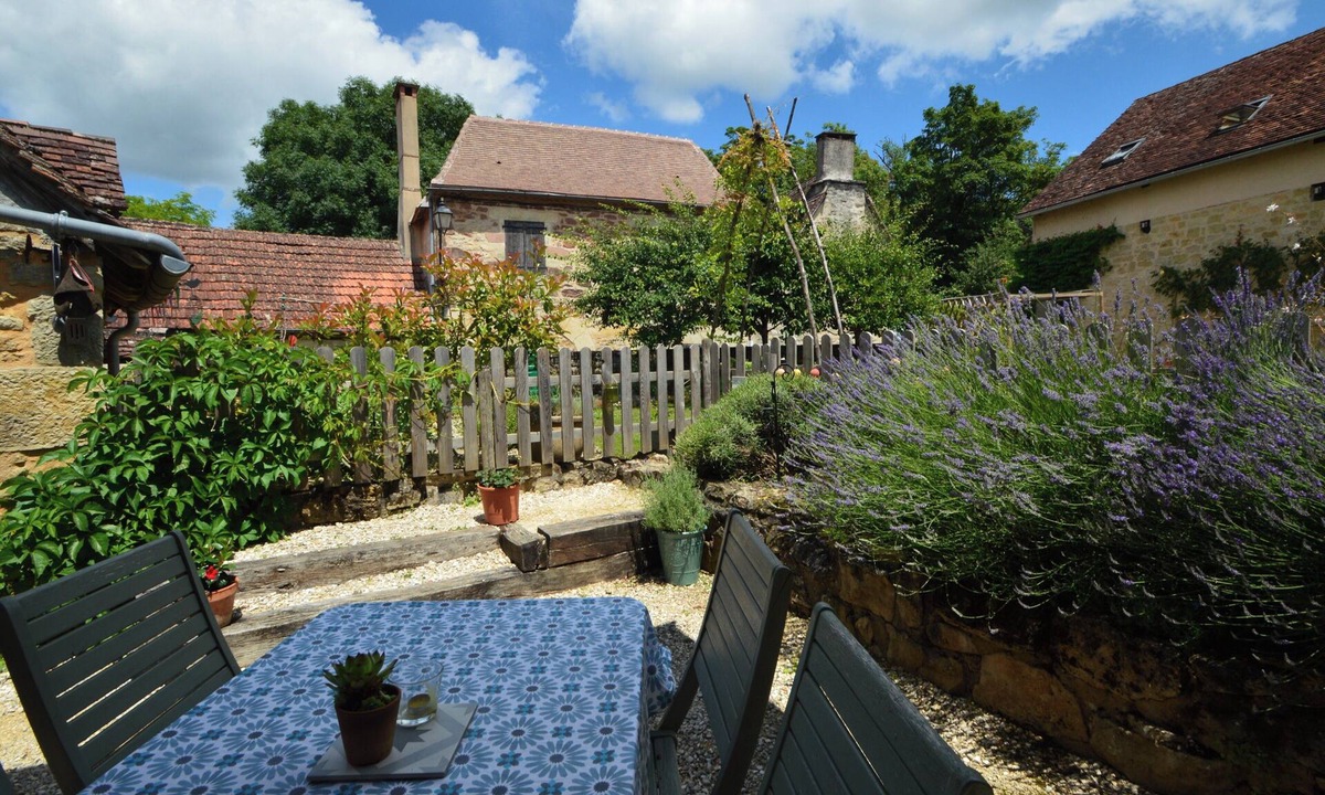 Badefols-d'Ans Cottage | Pet-Friendly Dordogne Getaway for two people!