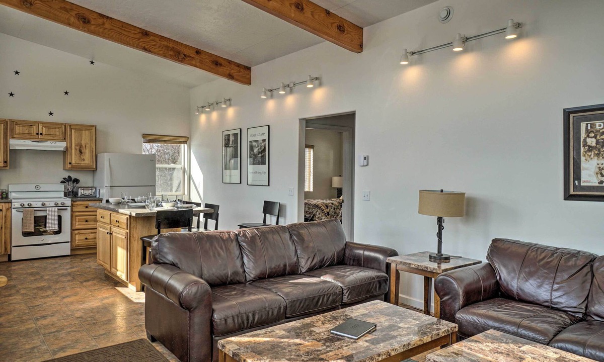 Fritz Creek Apartment | Pet-Friendly Duplex w/Northern Lights Aurora View