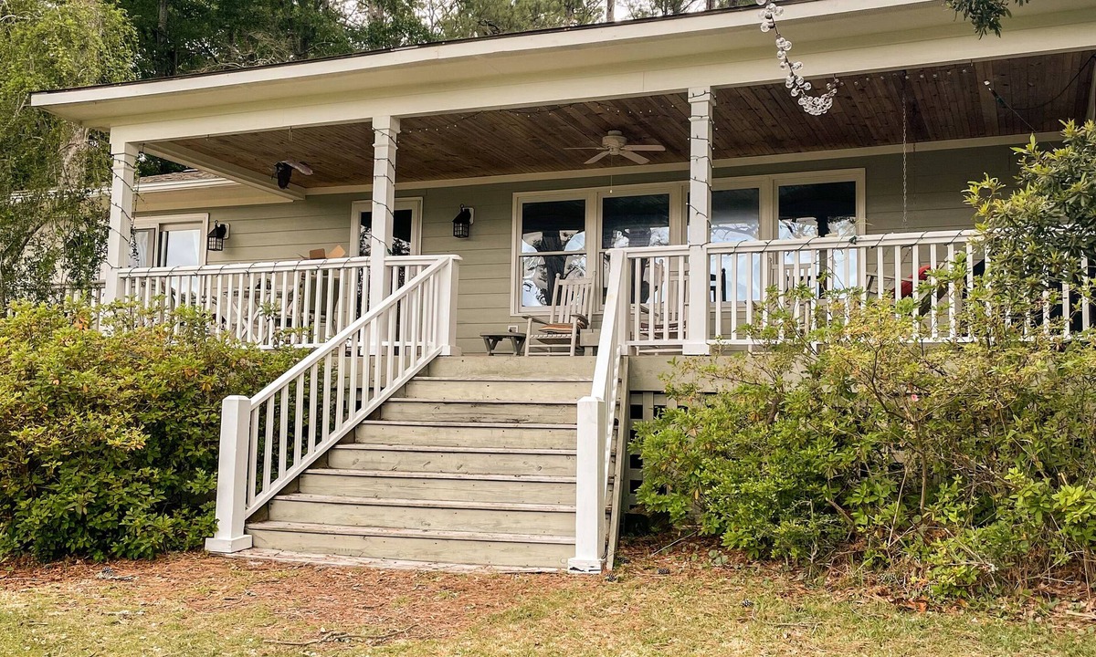 Shallotte House | Pet-friendly easy access 3 bedroom retreat with fantastic Shallotte River views
