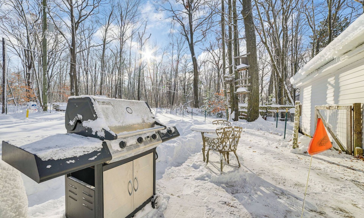 Gaylord Cottage | Pet Friendly Family Home: 1 Mi to Otsego Lake