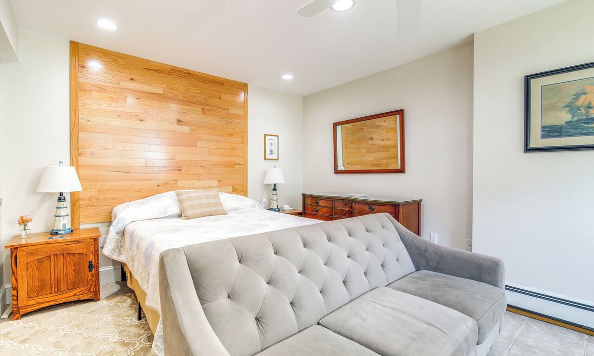 Minot Apartment | Pet-Friendly Garden Studio ~ 25 Mi to Boston!