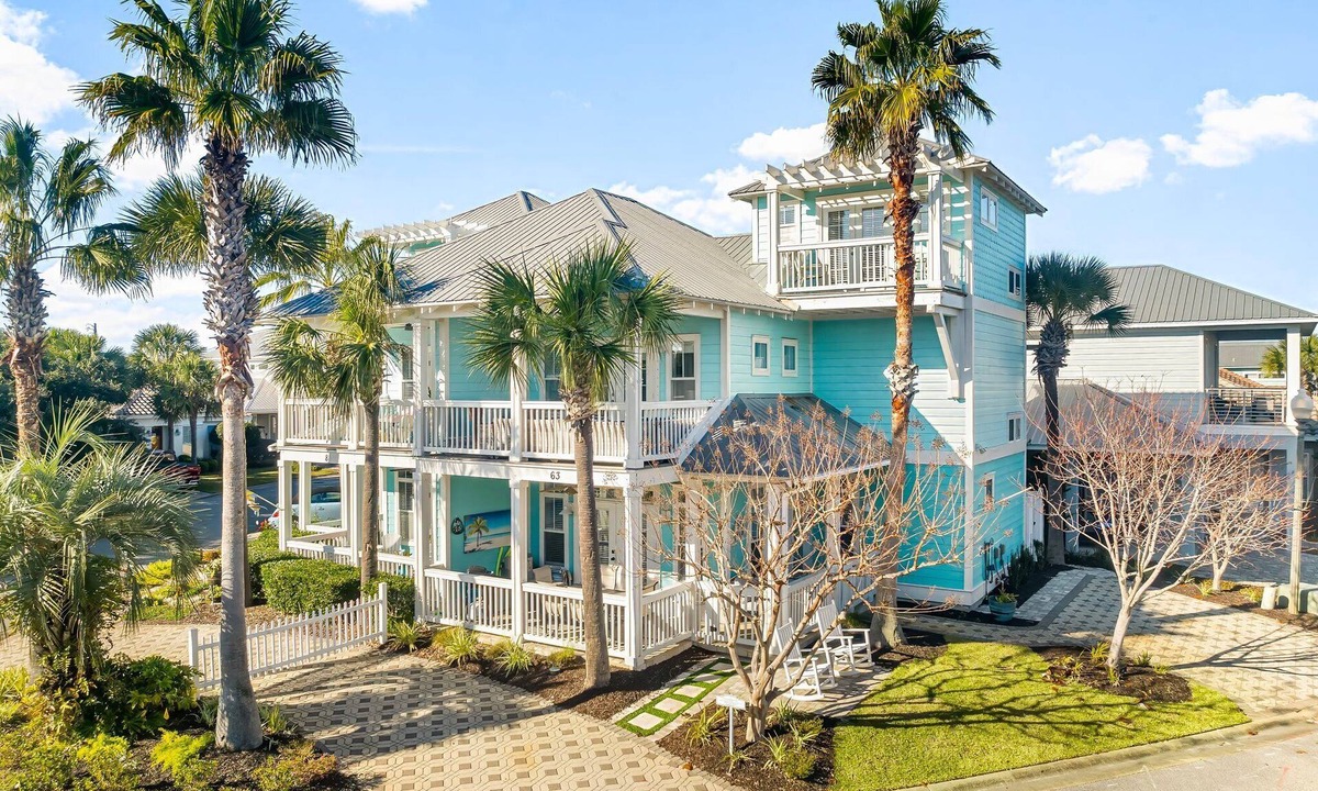 Emerald Waters Village House | Pet Friendly ~ Gated Community & Beach Access