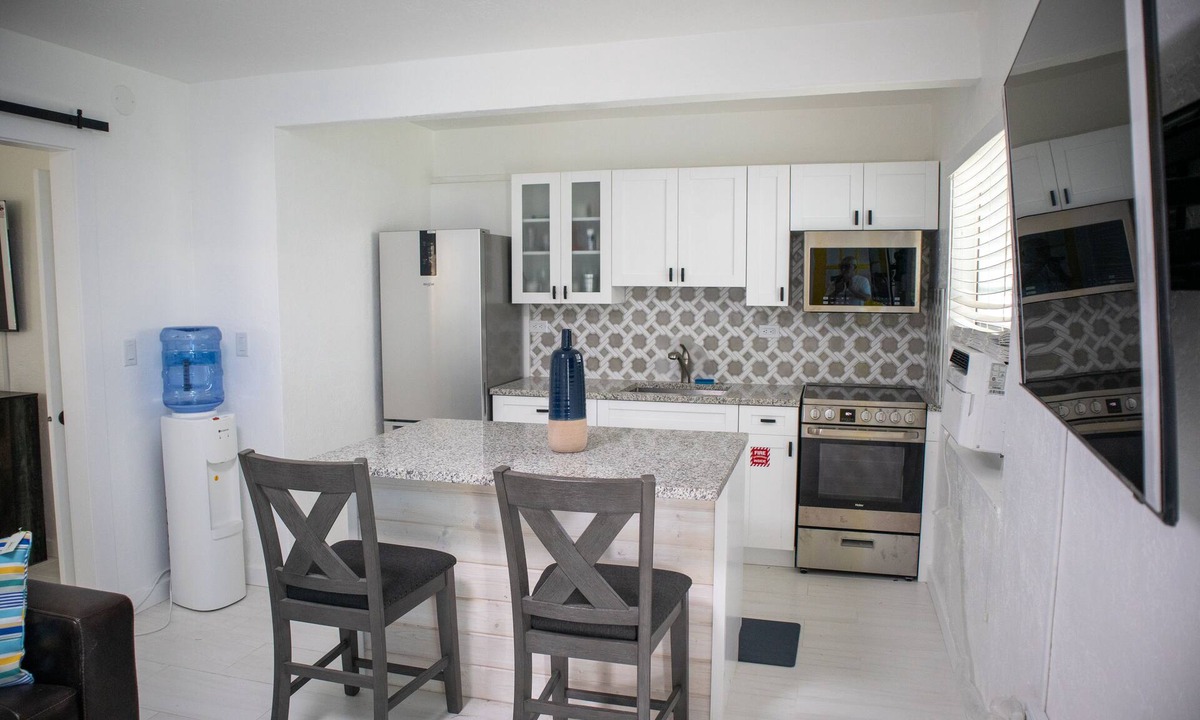 Marathon Cottage | Pet Friendly Half-Duplex Cottage with kayaks and 40' Slip Option at Marina