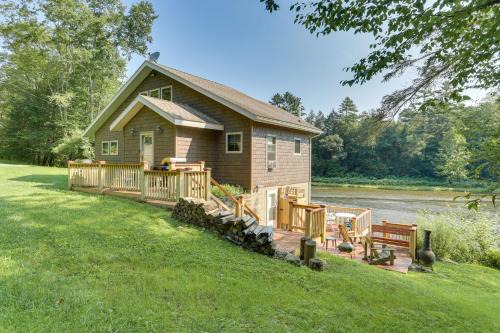 Hancock House | Pet-Friendly Hancock Home on the Delaware River!