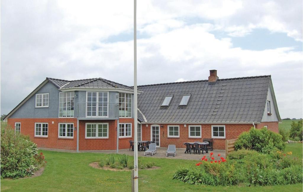 Buntje-Ballum House | Pet Friendly Home In Bredebro With House Sea View