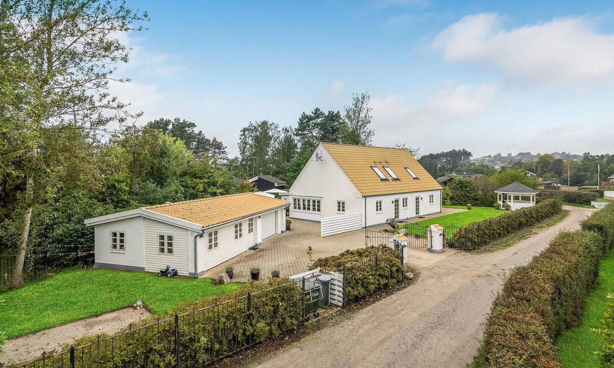 Egsmark Strand House | Pet friendly home in Ebeltoft with WiFi