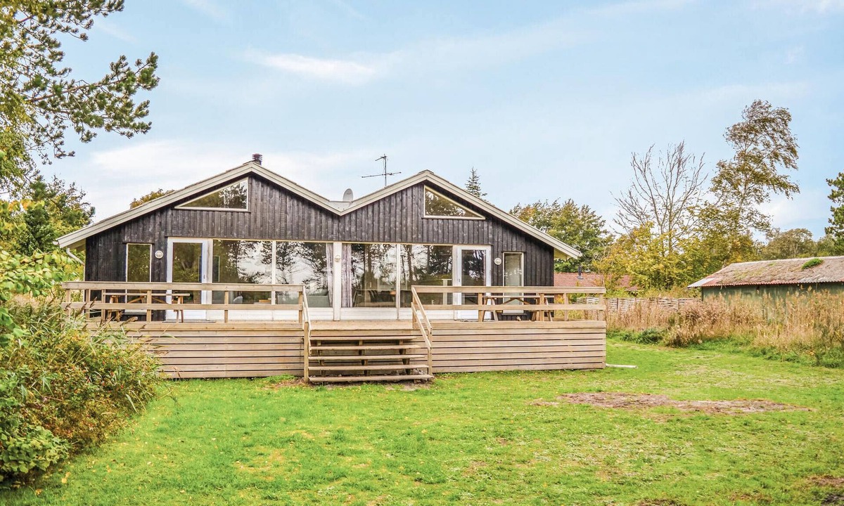 Elsegarde Strand House | Pet friendly home in Ebeltoft with sauna