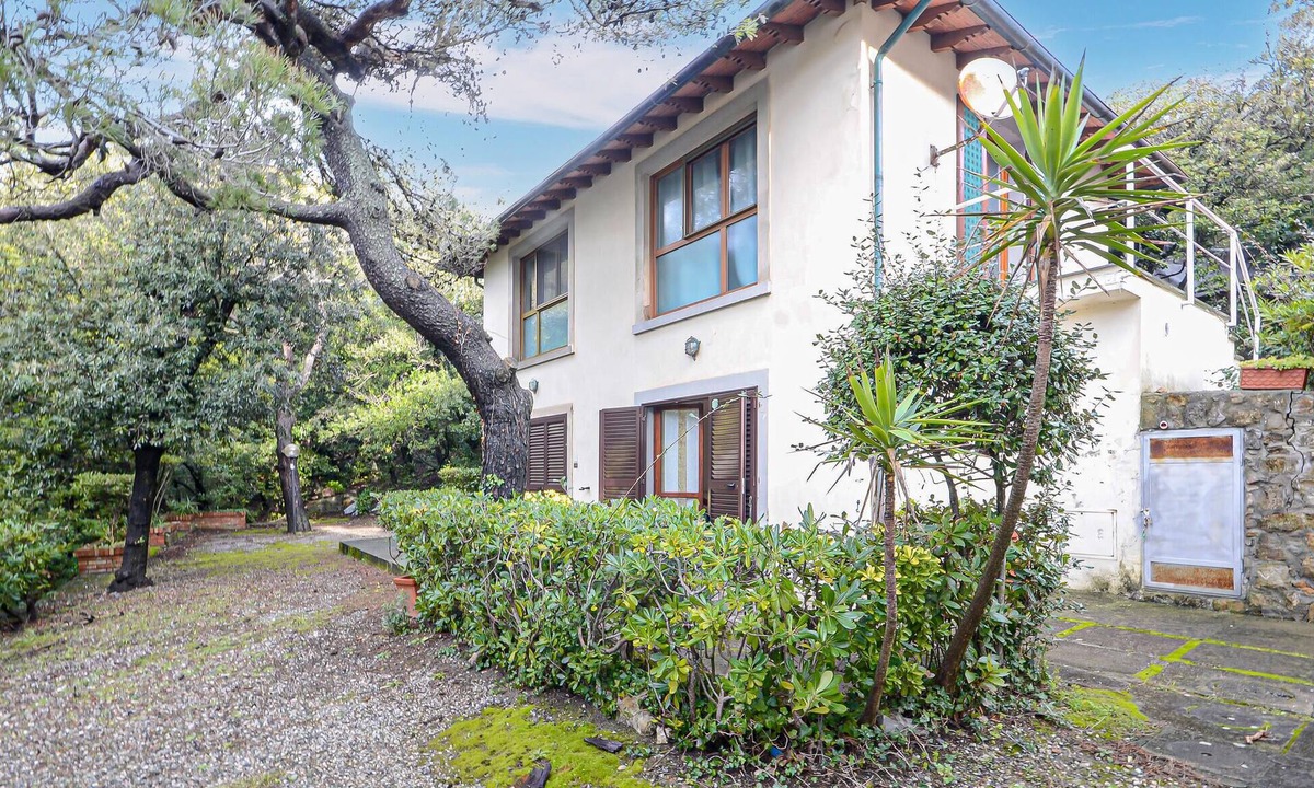 Quercianella House | Pet friendly home in Quercianella with WiFi