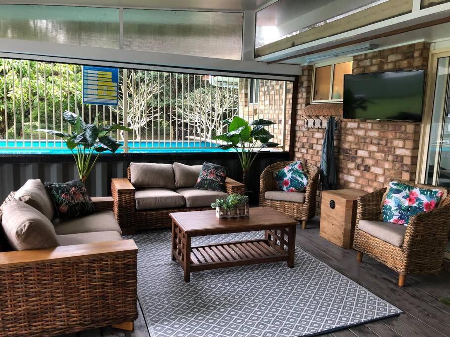 Iluka House | Pet friendly home with pool and boat parking.