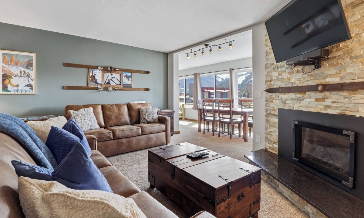 Copper Mountain Village Condo | Pet Friendly , Large Sleeping Capacity, Short walk to Lifts BE306B