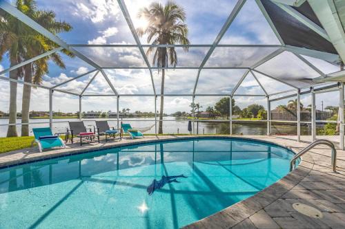 Fort Myers House | Pet Friendly, Lake view, Game Room - Villa Coral Palace - Roelens Vacations