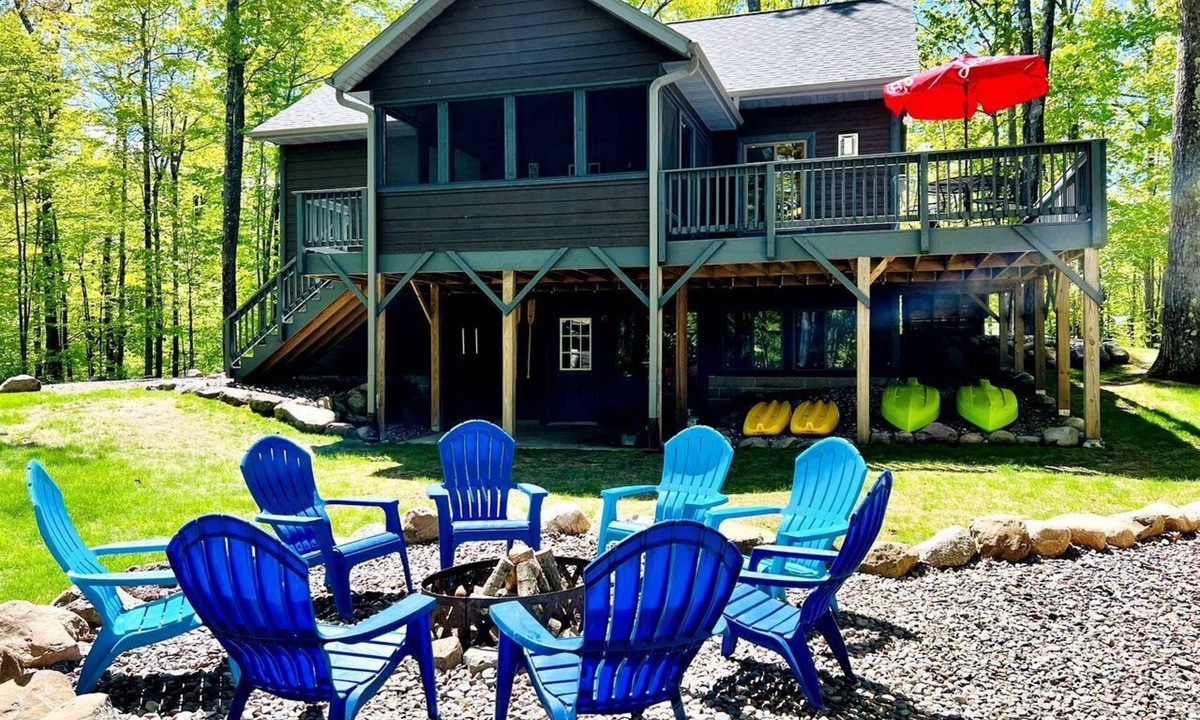 Stone Lake Cabin | Pet-Friendly Lakeside Cabin Ideal for a Family Getaway in Wisconsin