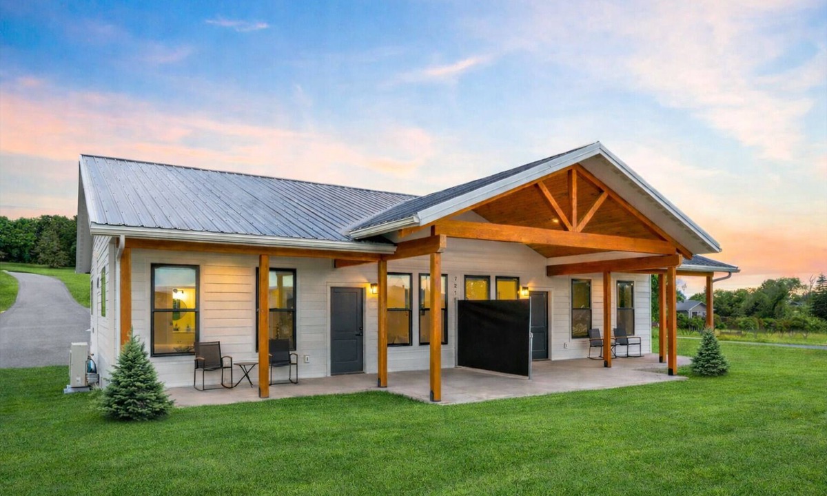 Polson House | Pet-Friendly Modern 2BR Duplex in Polson – Walk to Flathead Lake & EV Charging