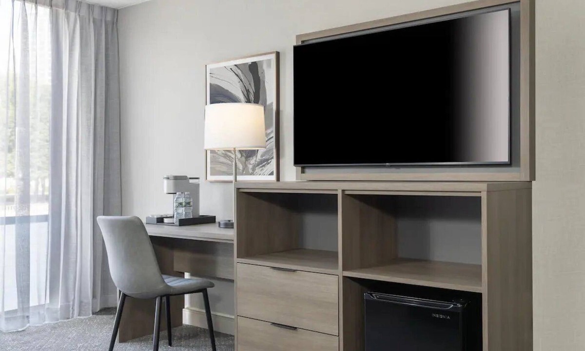 Prudential - St. Botolph Hotel | Pet Friendly Modern Room in Back Bay Boston | Near Museum of Fine Arts - 0.6 mi