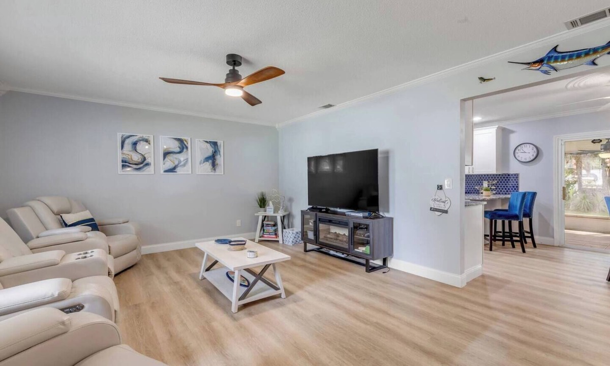 Florida Shores House | Pet-Friendly Oasis w/Fenced Yard