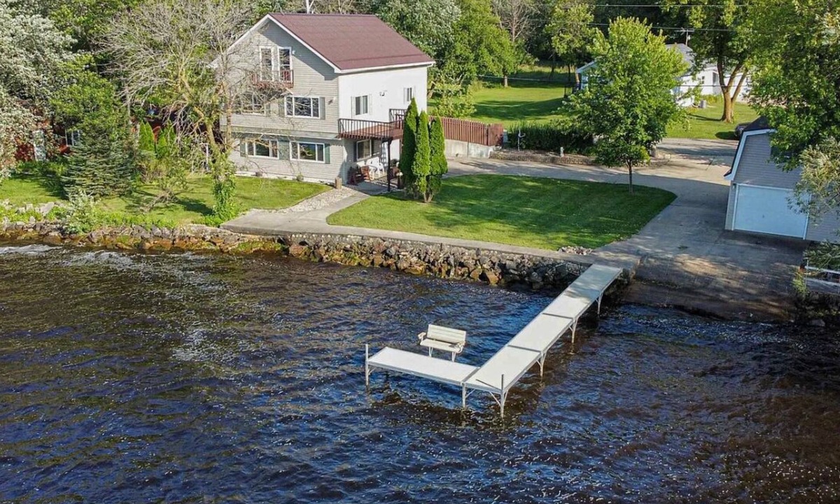 Eureka House | PeT FrienDly, Renovated Lake Home W/ Gr8 SWIMminG