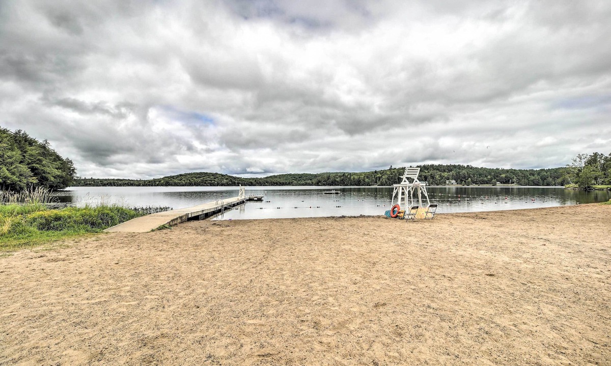 Saranac Lake Cottage | Pet-friendly Saranac Lake Retreat w/Deck & Yard