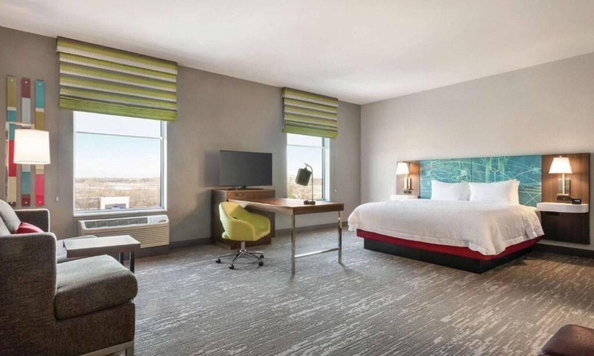 Brooklyn Park Hotel | Pet-Friendly Space for Travelers Seeking Comfort Near Recreation and Fun!