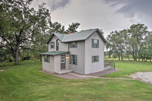 Houston County House | Pet-Friendly Spring Grove Home w/Serene Yard!