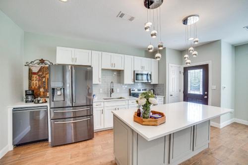 Oak Point Apartment | Pet-Friendly Stay: Walk to Park & Lake Lewisville!