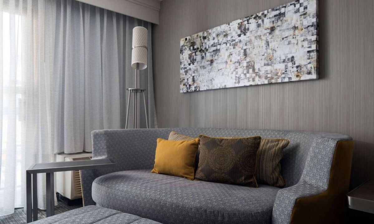 Pleasant Hill Hotel | Pet Friendly Suites Close to The Mission District & Downtown! w/Self Parking!