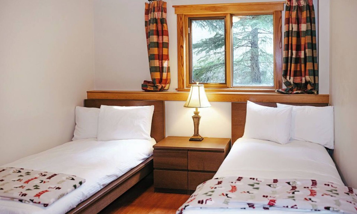 Panorama Apartment | Pet-Friendly Suite on Greywolf Drive