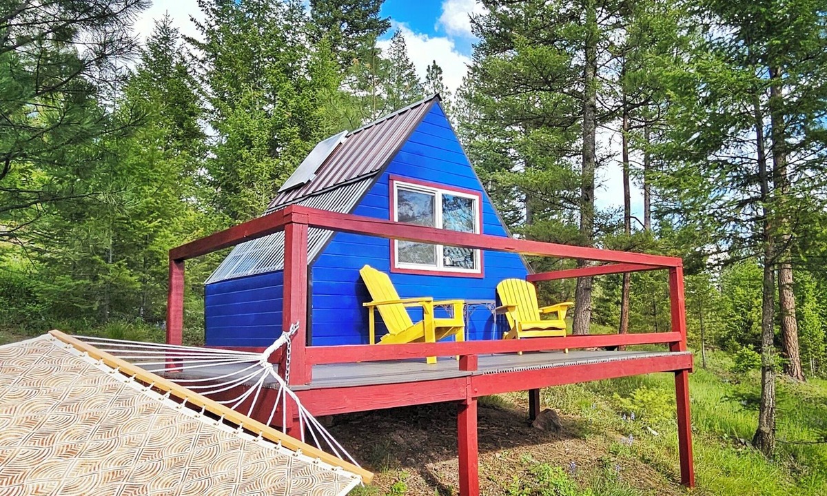 Missoula Cabin | Pet-friendly The Blind Cabin at The Hohnstead Glamping near Missoula, Montana