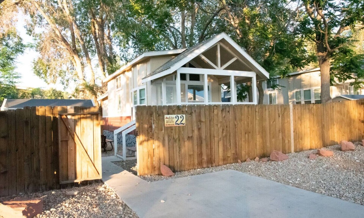 Moab House | Pet-Friendly Tiny Home Near Arches | Sleeps 6 | Mountain Views | Mesa Arch