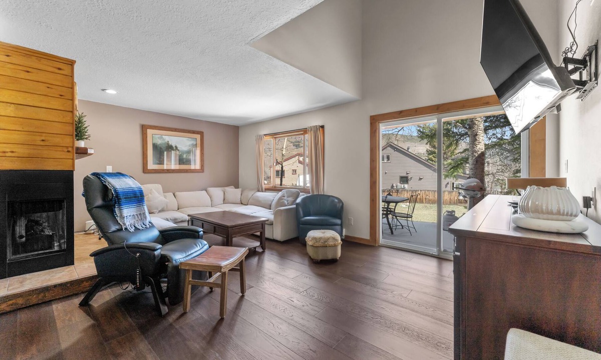 Willowbrook Meadows House | Pet-Friendly Townhome w/Private Sauna & Large Backyard