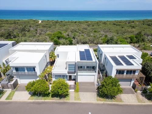 Magenta Shores House | Pet-Friendly Waterfront Retreat | 4BR Resort Living