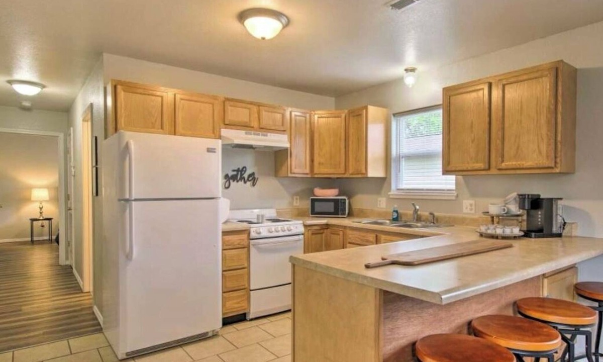 West Plains House | Pet-Friendly West Plains Home Near Downtown!