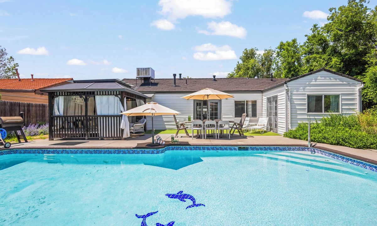 University Hills House | Petals 4 Pollinators | Peaceful Stay in Denver