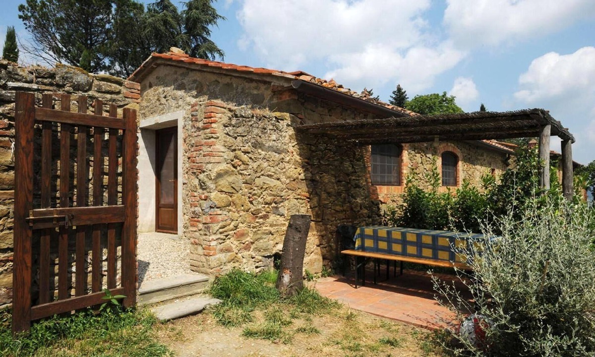 Rapale Other | Peter' flat with shared pool