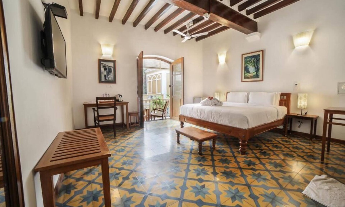 White Town Hotel | Petit Palais
