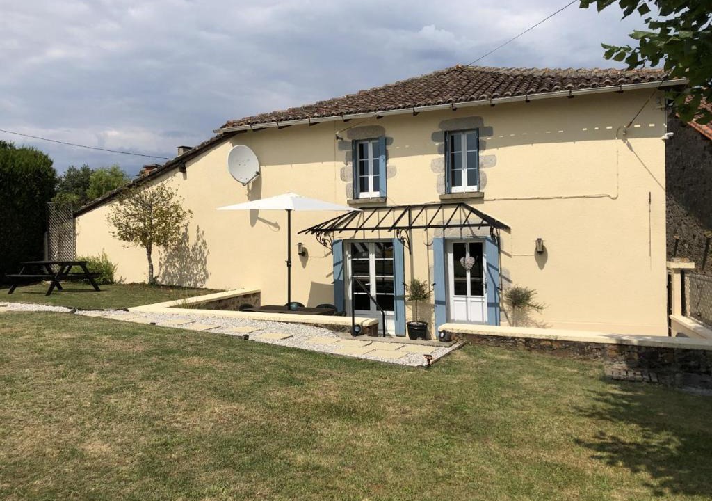 Lesterps House | Petite Aucher