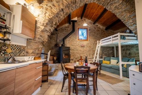 La Bastide-Pradines House | Petite Maison pleine nature