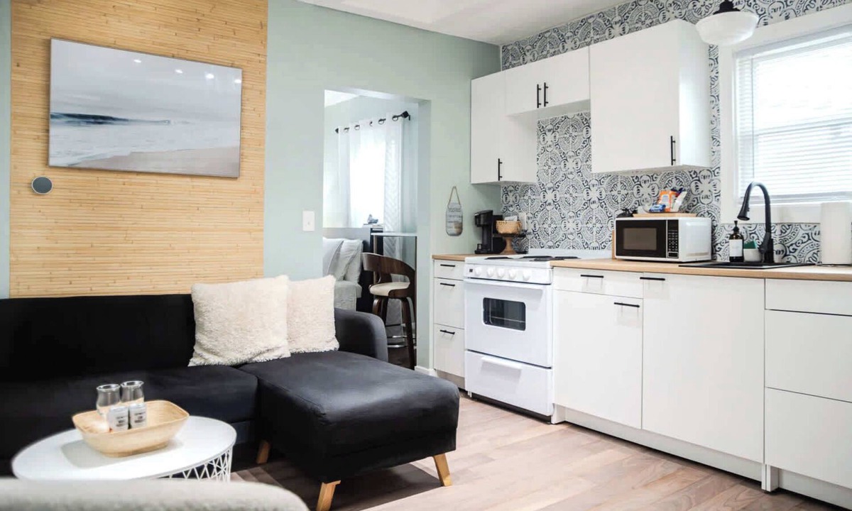 Dayton House | Petite Paradise: Tiny Home Vibes! Great Location!