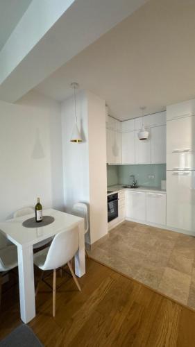 Rafajlovici Apartment | Petrus