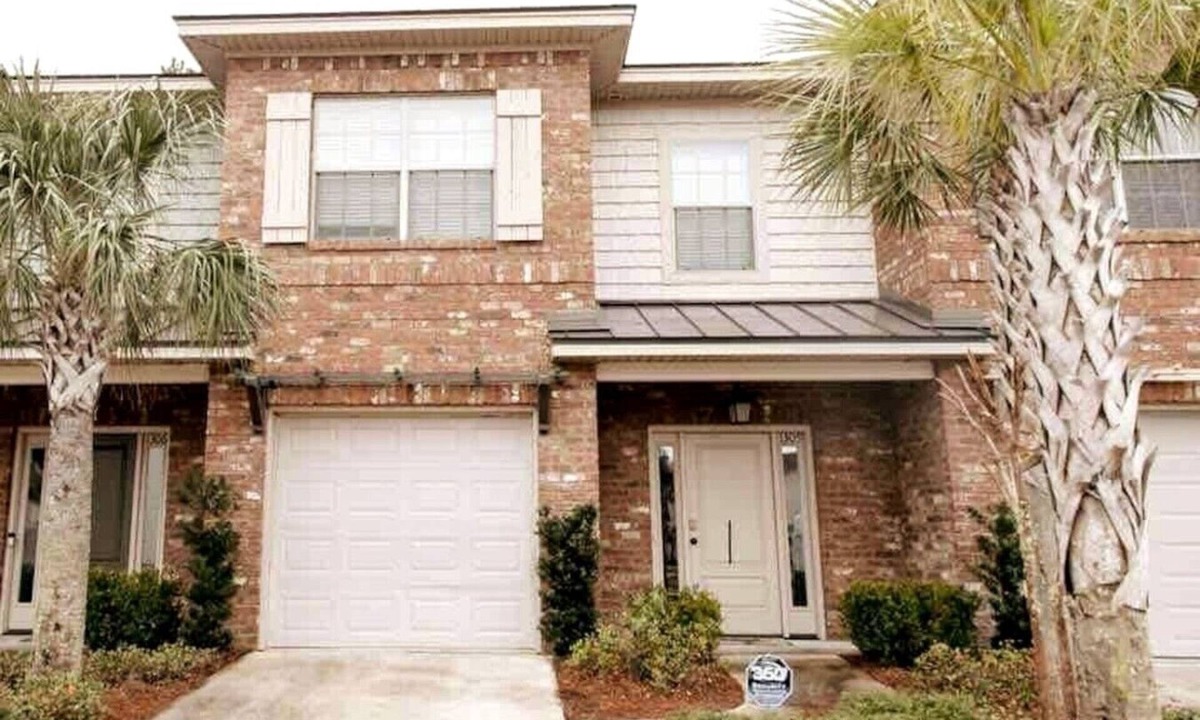 Saint Simons Island Villa | Pets Welcome, Central, Spacious St Simons Retreat