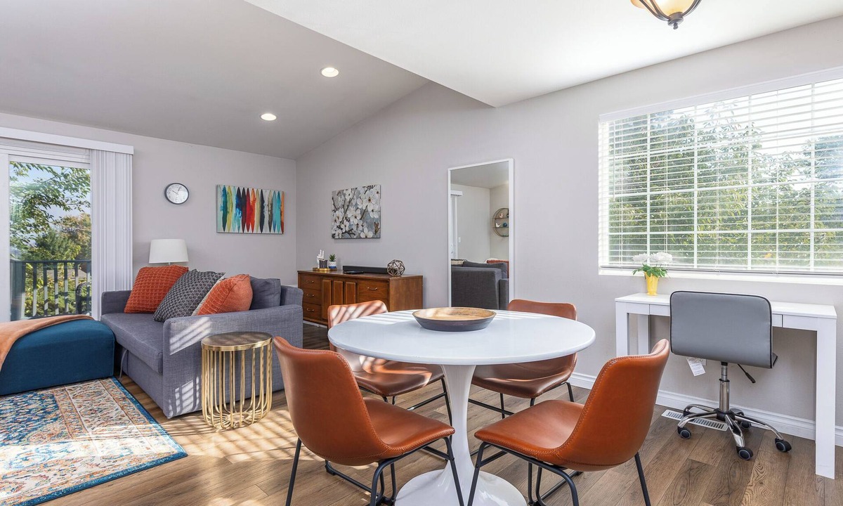 Kennewick House | Pets welcome! Charming 2-bedroom townhome in Kennewick w/Blazing WiFi + AC/Heat