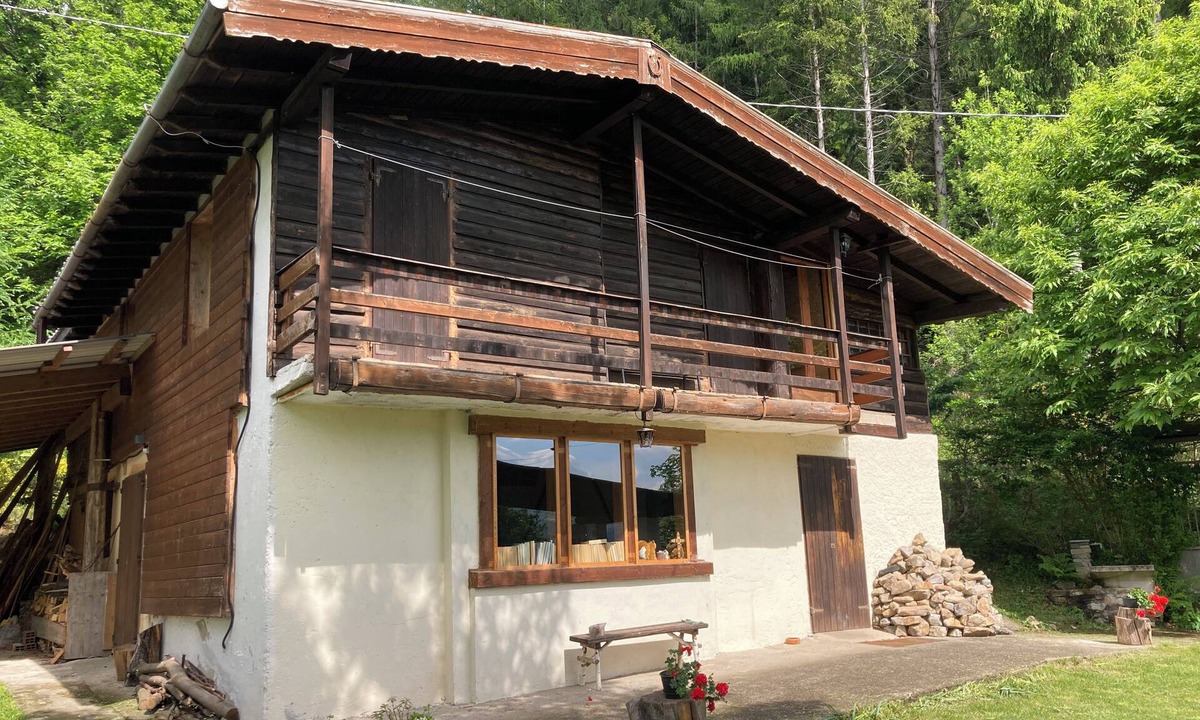 Introbio Cabin | PEZZAINBAITA. Spacious chalet 20 minutes from Lake Como. Oasis in the woods