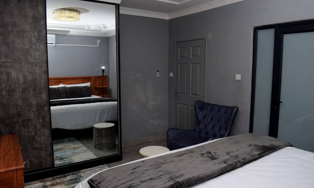 Jwaneng House | Phakela Cottages