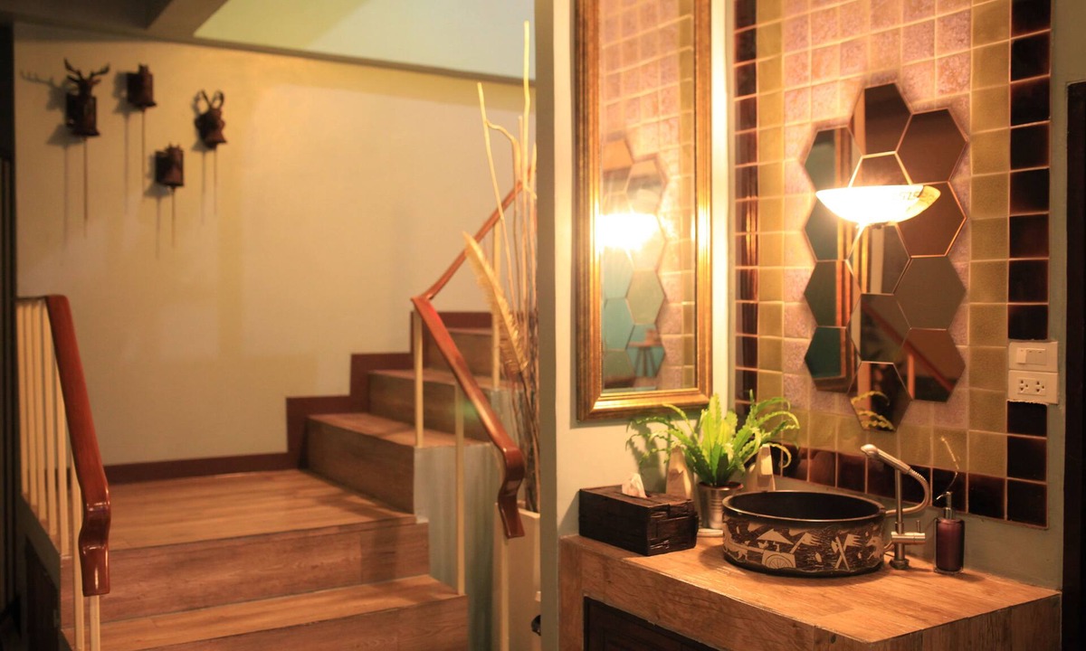 Racha Thewa Hotel | Phaphoom Boutique