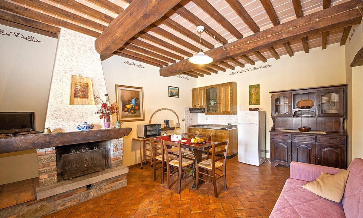 Le Piazze House | Pheasant swimming pool flat with 3 bedrooms and two bathrooms