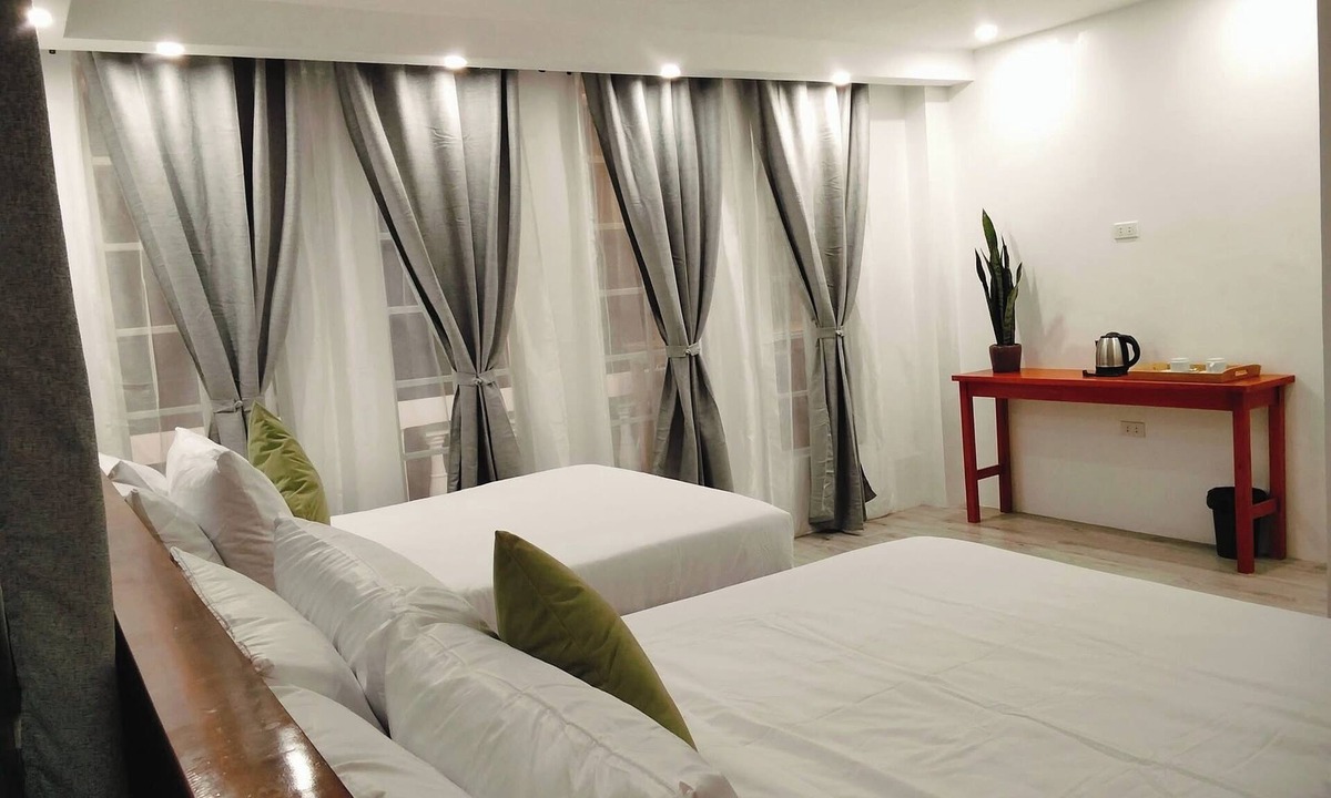 Baler Hotel | Phenomenal 10-bedroom Beach Front Hotel in Baler! Ola De Baler-Hello Baler!