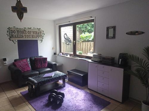 Leinfelden-Echterdingen Apartment | Phils Cozy apartment self check in near Airport free parking airportbus station