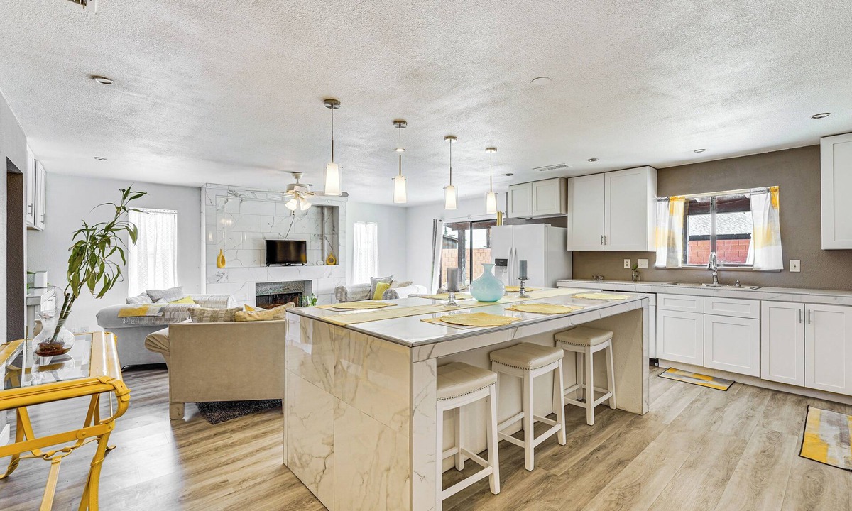 Villa Vista House | Phoenix Home w/Patio & Mtn Views!
