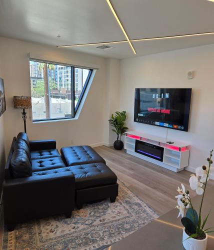 Evans Churchill Apartment | Phoenix Rustic Urban Retreat